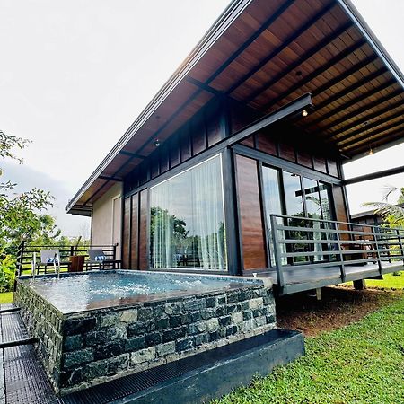 Atha Resort Sigiriya Exterior photo A villa at the resort
