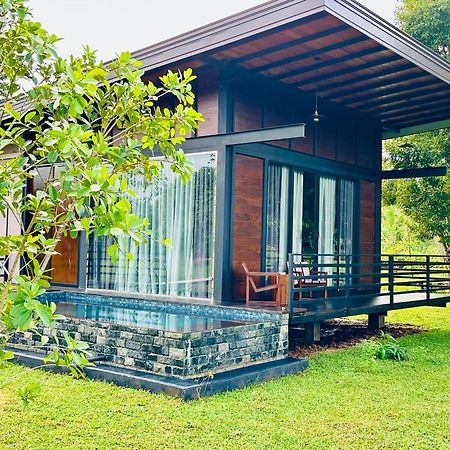 Atha Resort Sigiriya Exterior photo A villa at the resort